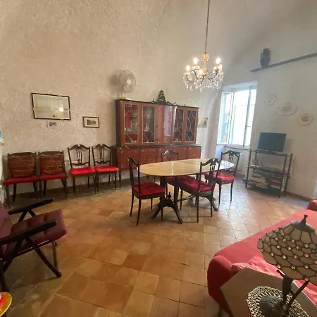 شقة Casa Borgo Garibaldi *